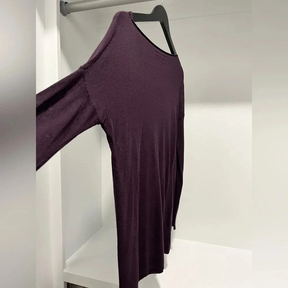 Vince Wool Blend Boatneck Distressed Sweater Dark Purple Size XS fitted - Picture 2 of 6